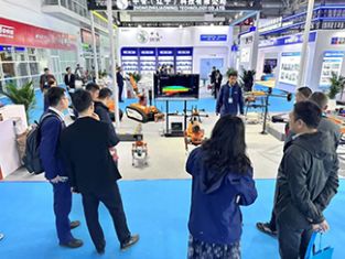 【消防機器狗系列亮相石油展】北京凌天滅火四足機器狗、偵察四足機器狗、運輸四足機器狗、消防系留滅火無人機等重點裝備亮相展會！